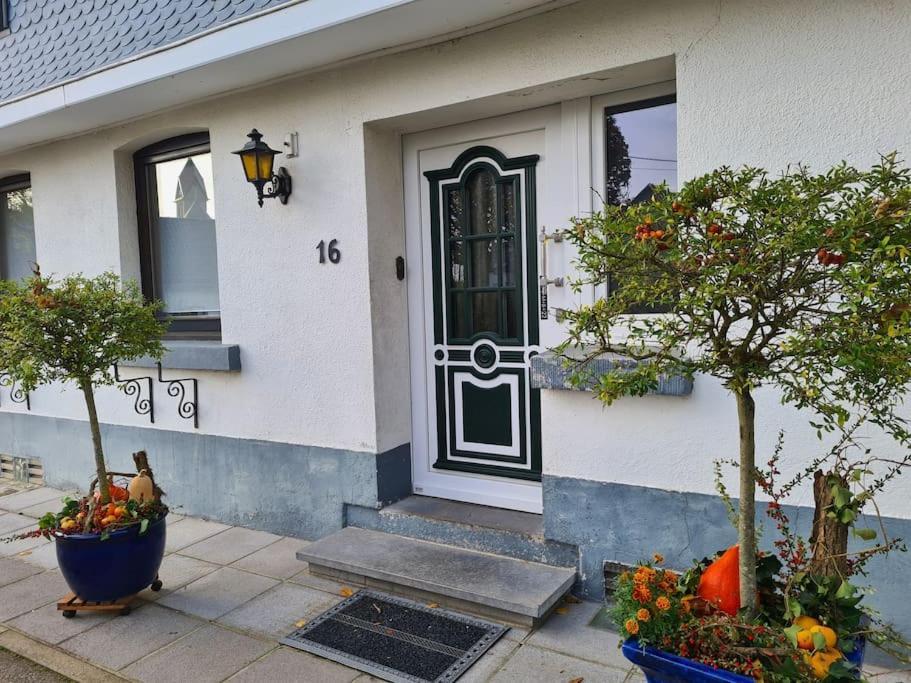 Haus Paesch Nahe See Mit Beheiztem Whirlpool/Sauna Butgenbach Esterno foto