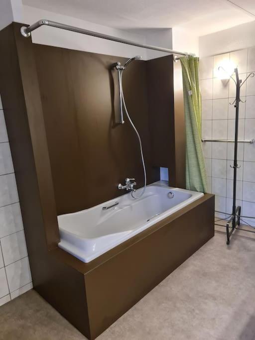 Haus Paesch Nahe See Mit Beheiztem Whirlpool/Sauna Butgenbach Esterno foto