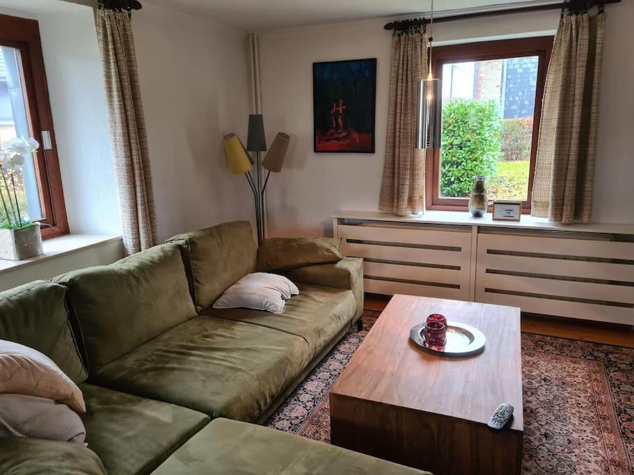 Haus Paesch Nahe See Mit Beheiztem Whirlpool/Sauna Butgenbach Esterno foto